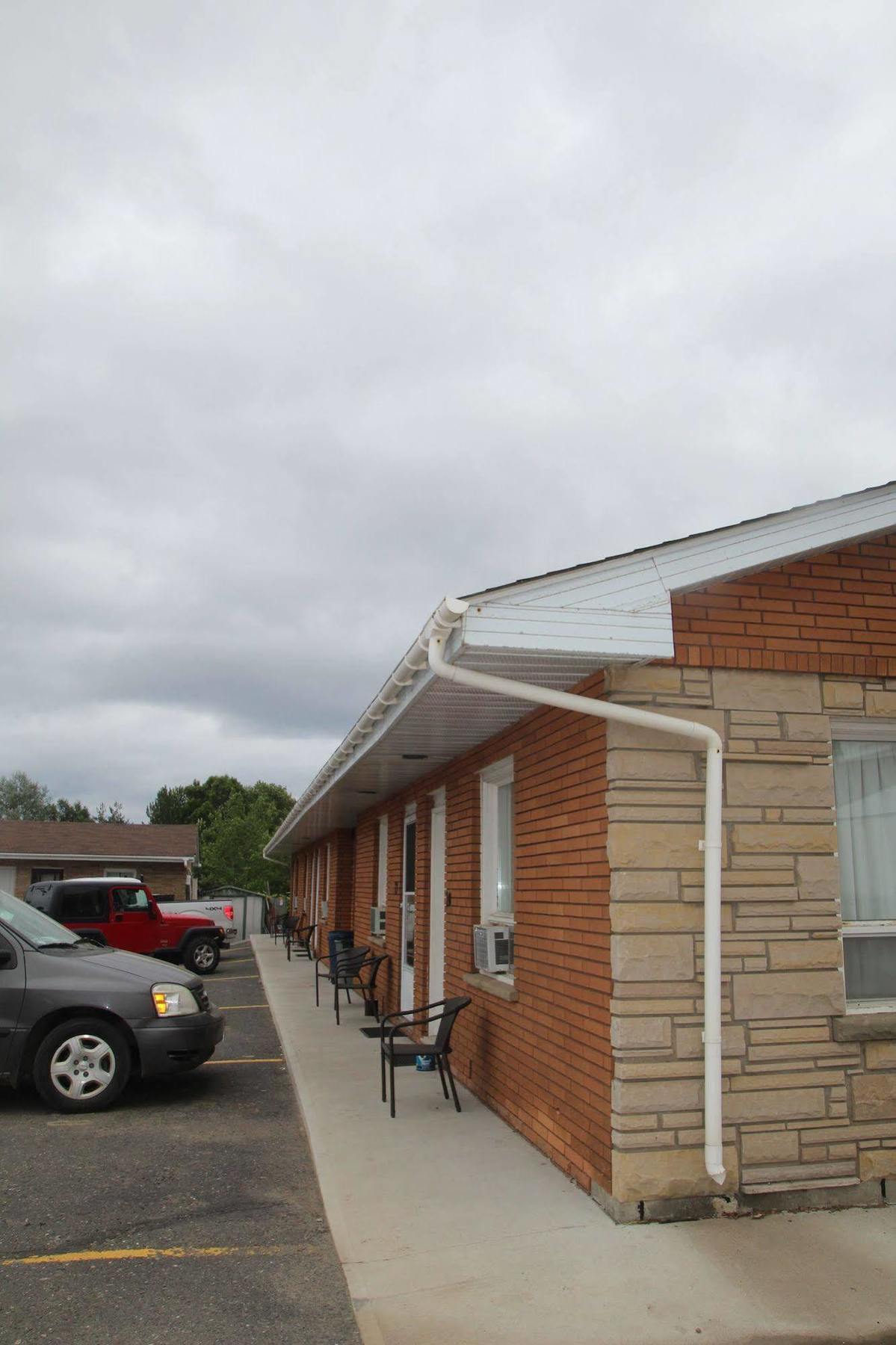 Lakehead Motel Θάντερ Μπέι Εξωτερικό φωτογραφία